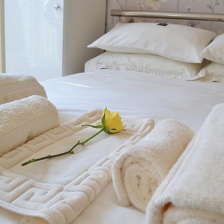 White Rose Guest House Tenby Εξωτερικό φωτογραφία